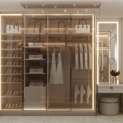 کلوزت روم در اتاق خواب کوچک با نورپردازی