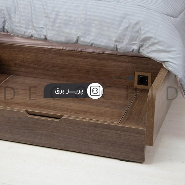 تخت و کتابخانه آدینا (اوتلت)